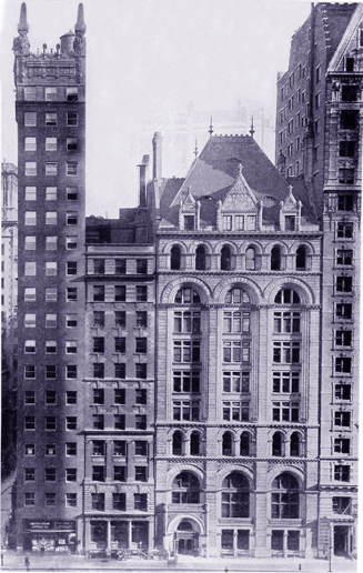 The greatest street in the world : the story of Broadway, old and new, from  the Bowling Green to Albany . as far westas the Fitzroy Road (Eighth  Avenue). The driversof